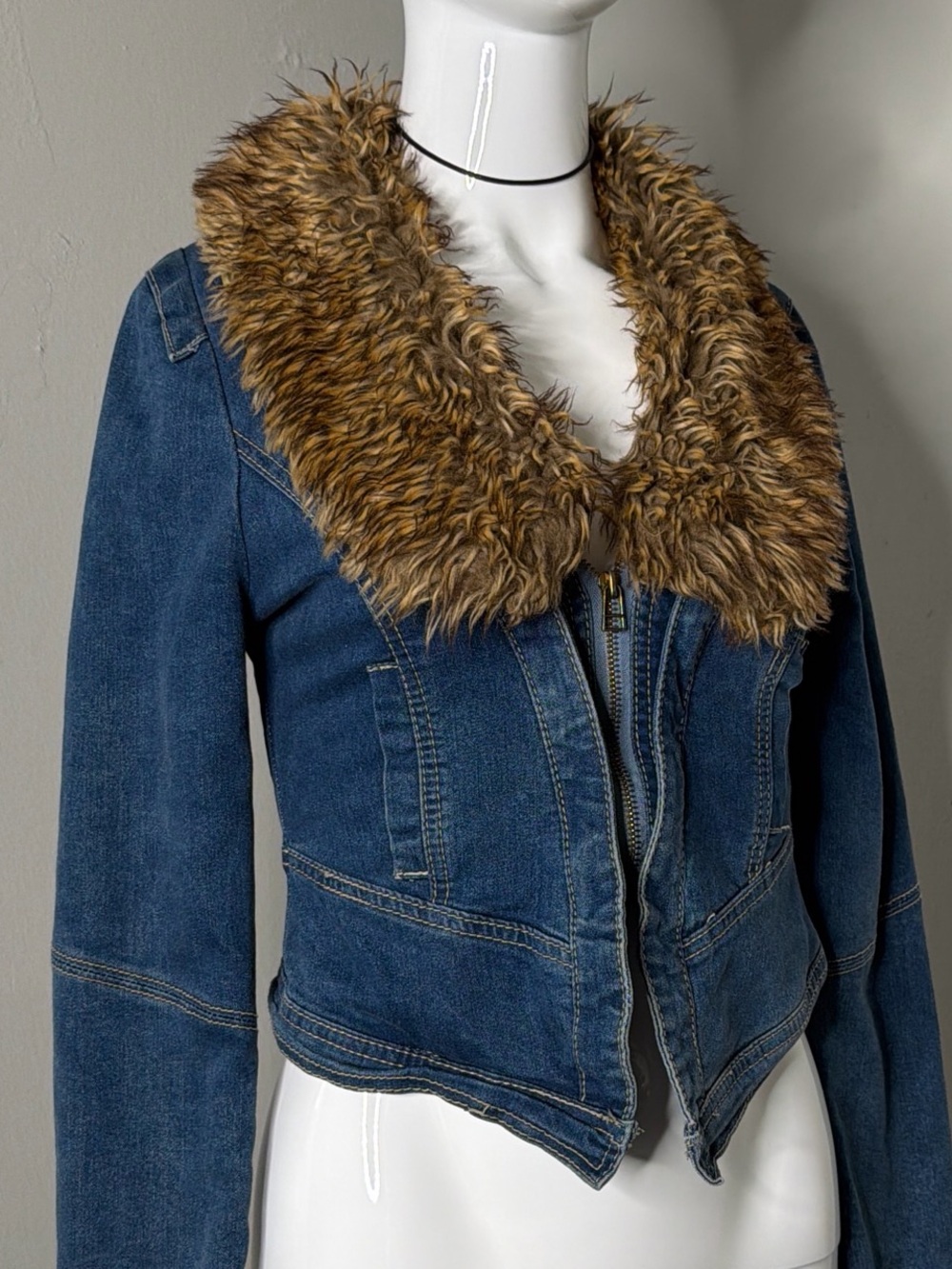 Y2k 90s SOUL Women’s Blue Denim Jacket with Brown Faux Fur Collar Vtg Size S/M